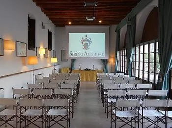 مزرعة للإقامة La Foresteria Serego Alighieri SantʼAmbrogio di Valpolicella