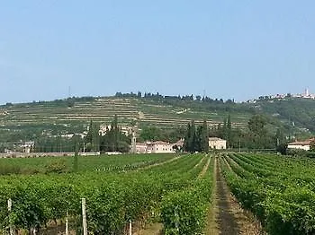 La Foresteria Serego Alighieri SantʼAmbrogio di Valpolicella مزرعة للإقامة